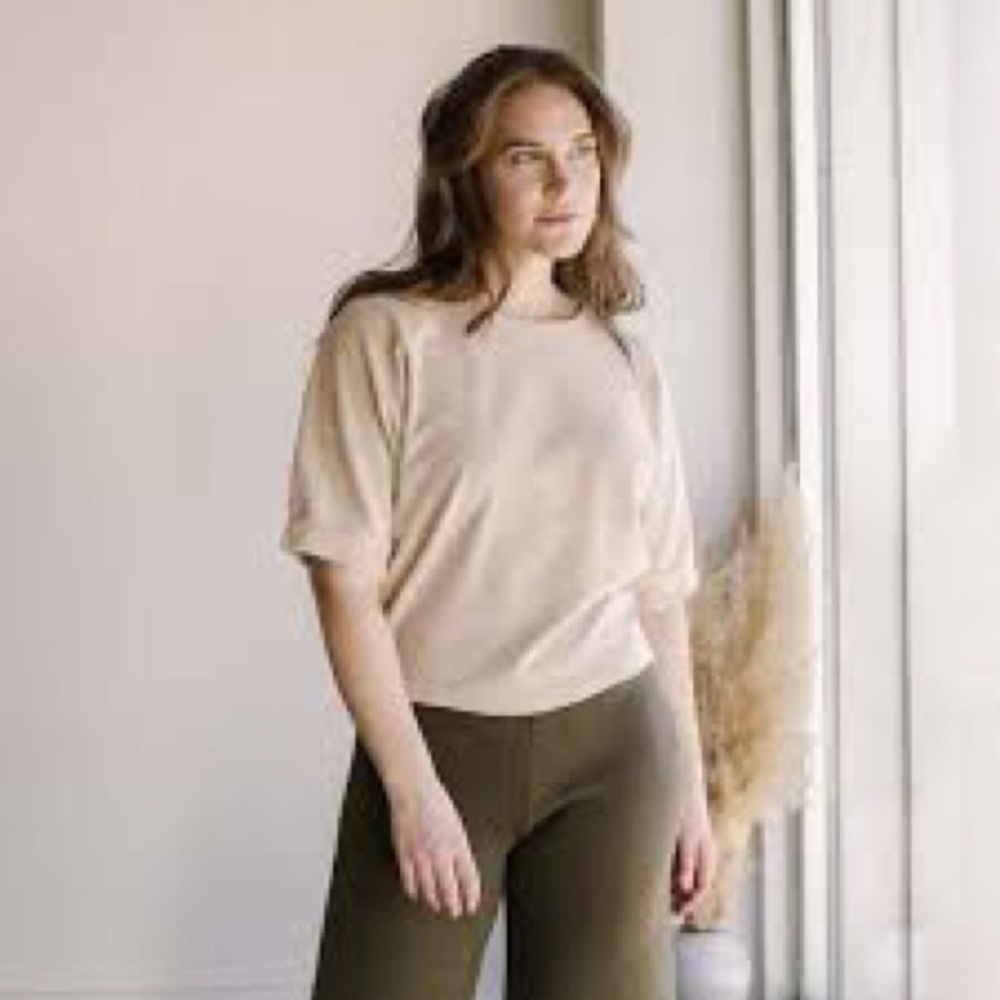 Women's Short Sleeve Crewneck Tee in Beige